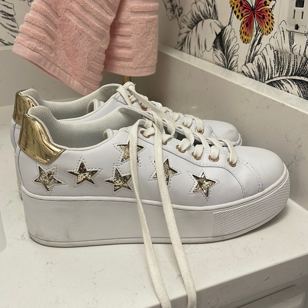 GUESS Star Platform Sneakers
